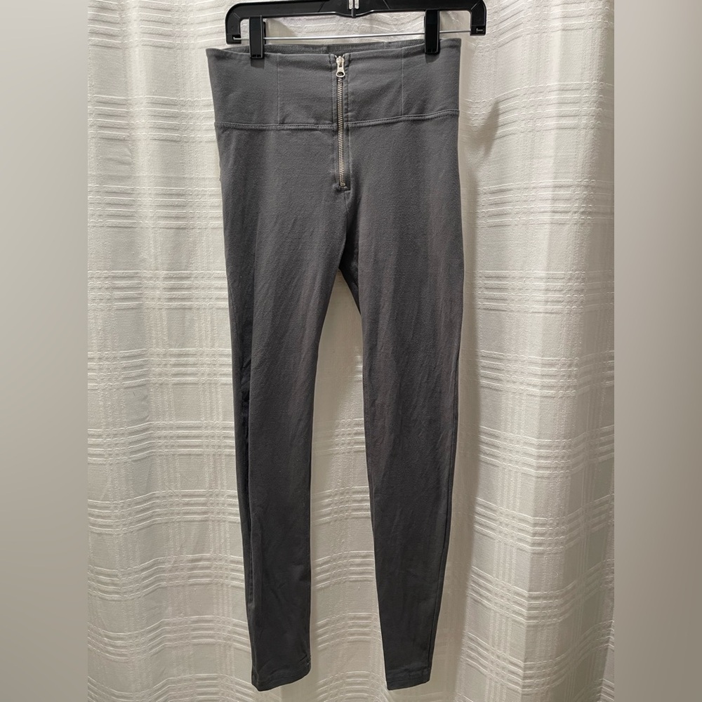 Freddy leggings zip front gray